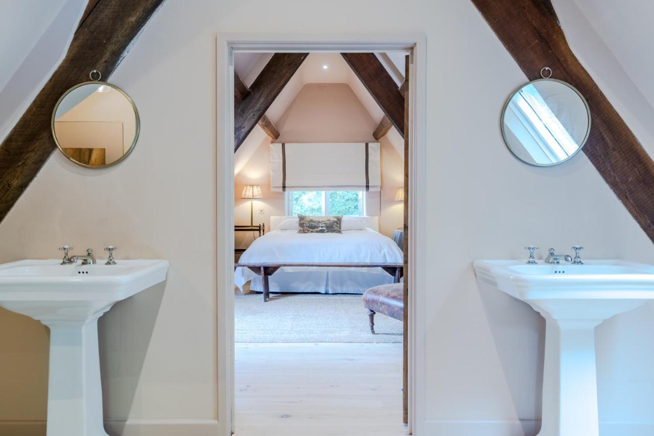 Holiday home Locks Cheltenham